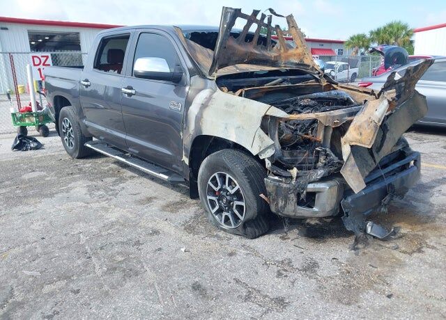 2020 TOYOTA Tundra
