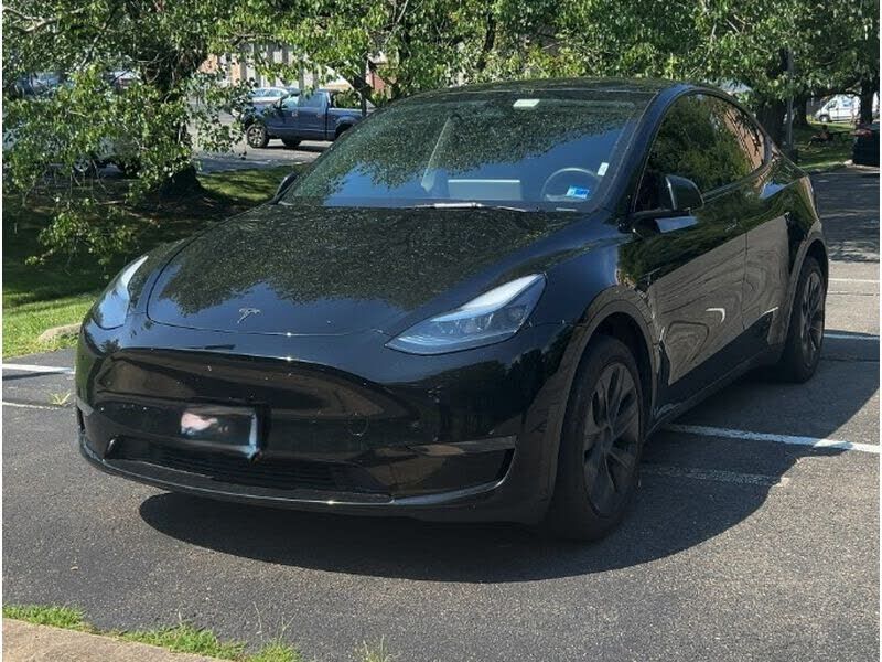 2025 TESLA Model Y