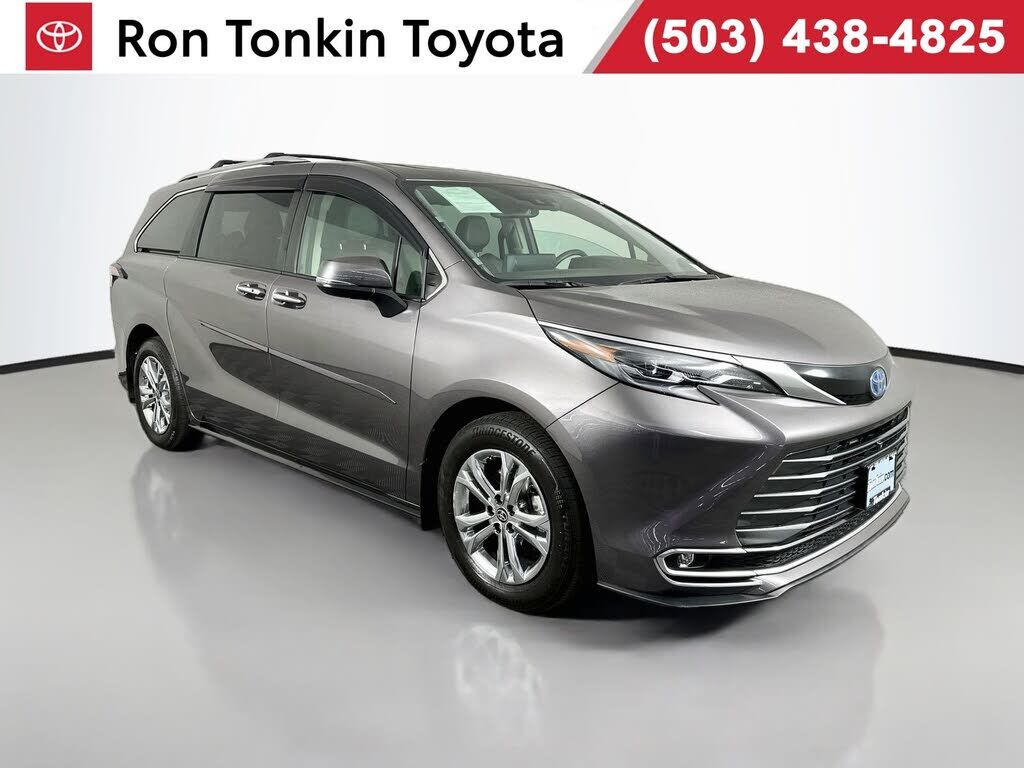 2024 TOYOTA Sienna