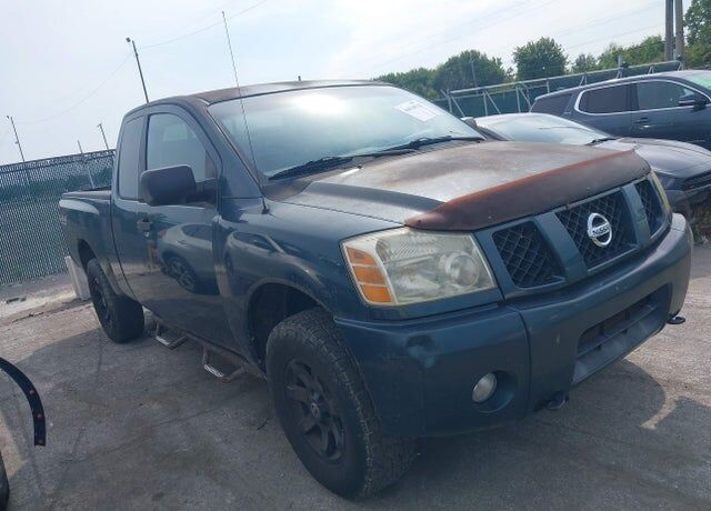 2004 NISSAN Titan