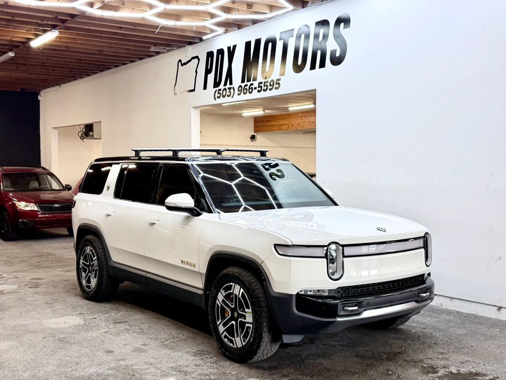 2022 RIVIAN R1S