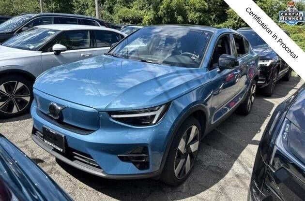 2023 VOLVO C40