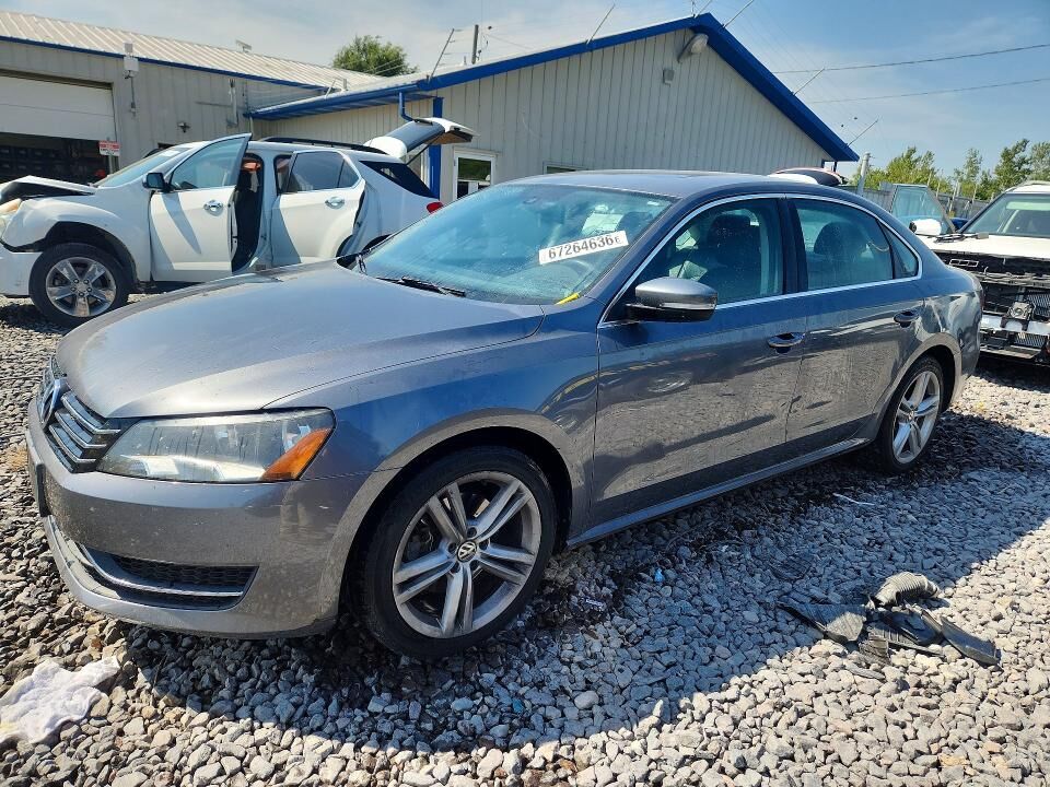 2014 VOLKSWAGEN Passat