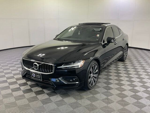 2022 VOLVO S60