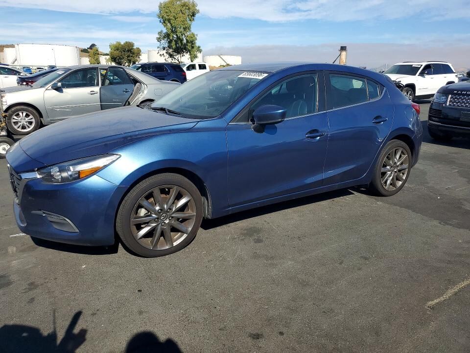 2018 MAZDA Mazda3