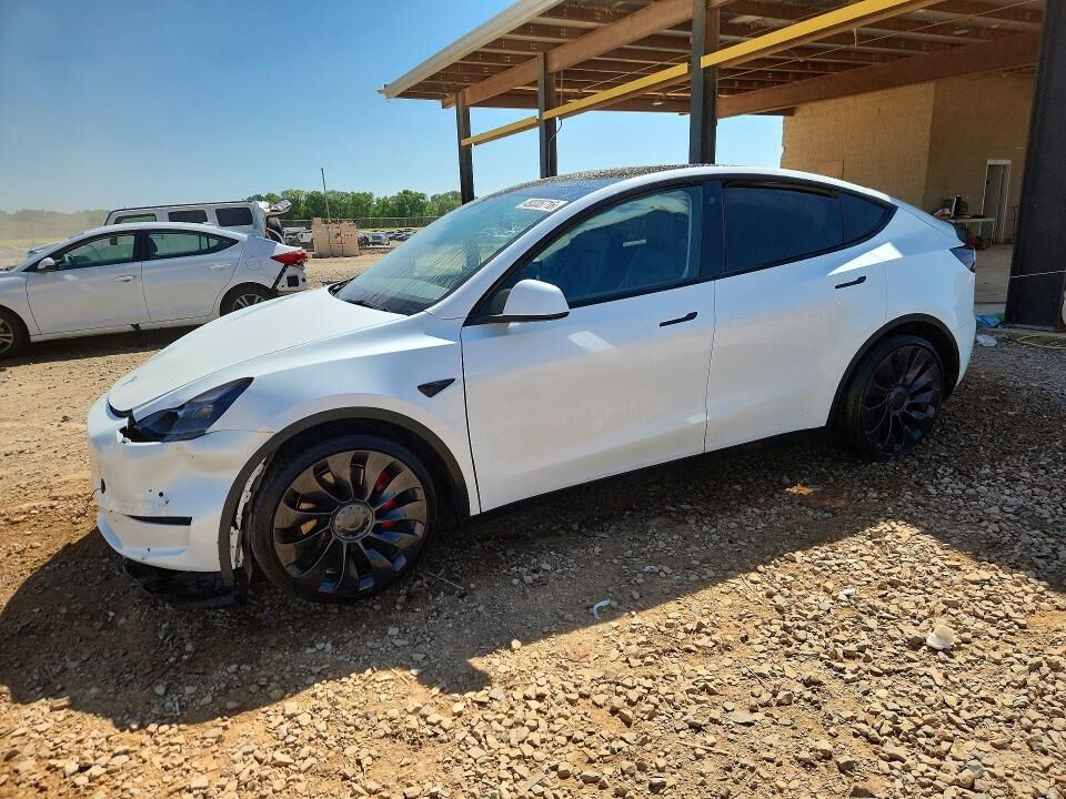 2022 TESLA Model Y