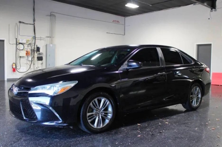 2017 TOYOTA Camry