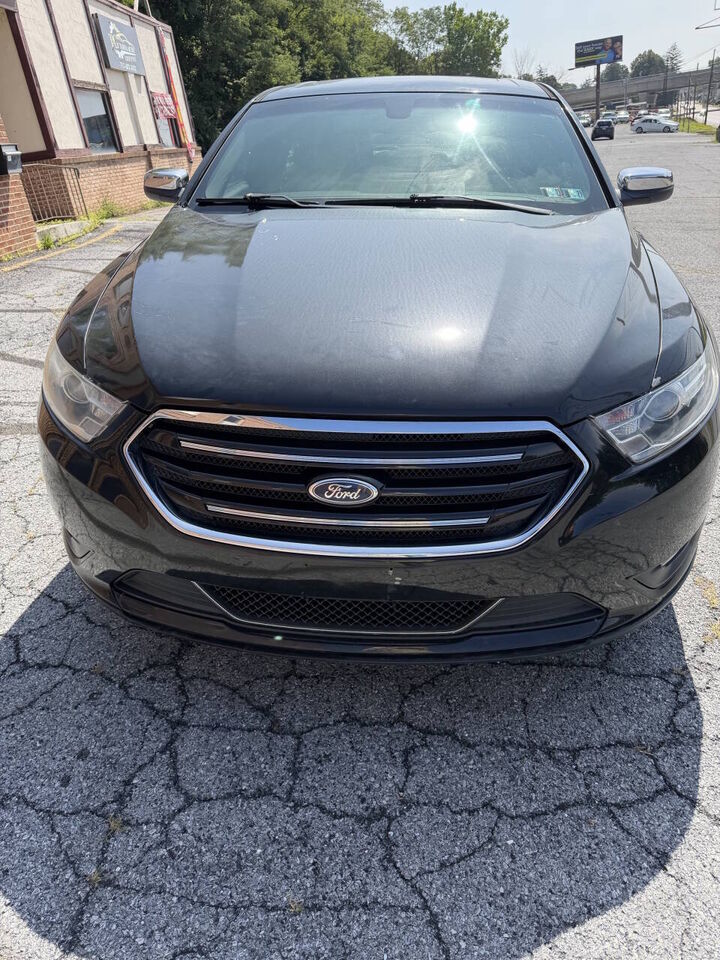 2013 FORD Taurus