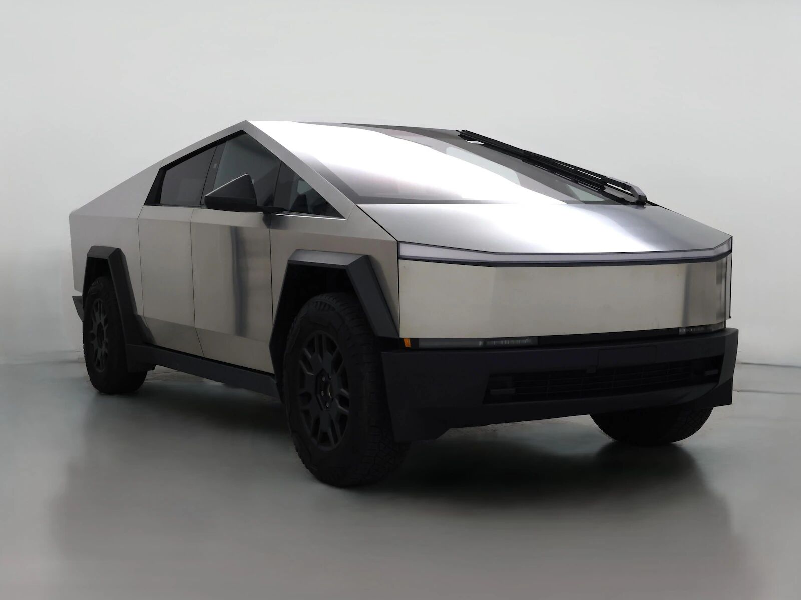 2024 TESLA Cybertruck