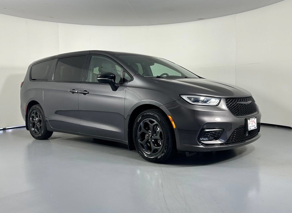 2023 CHRYSLER Pacifica