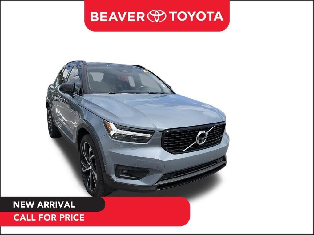 2020 VOLVO XC40