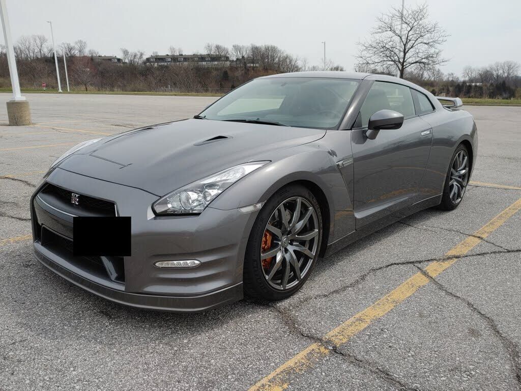 2013 NISSAN GT-R