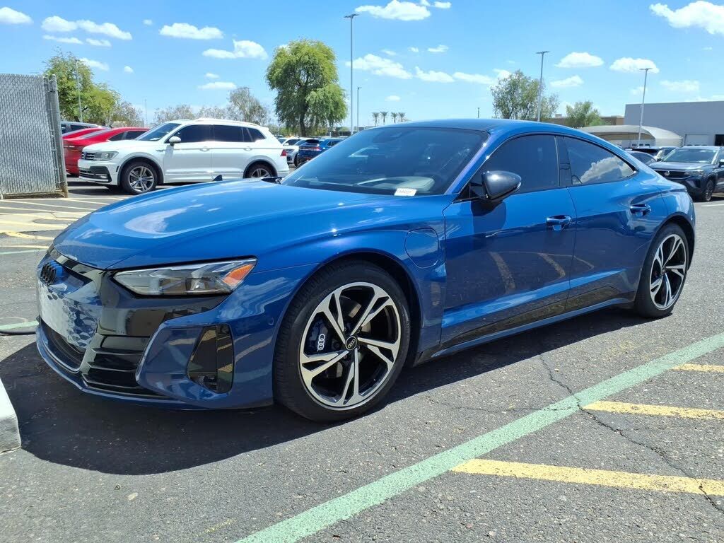 2024 AUDI e-tron GT
