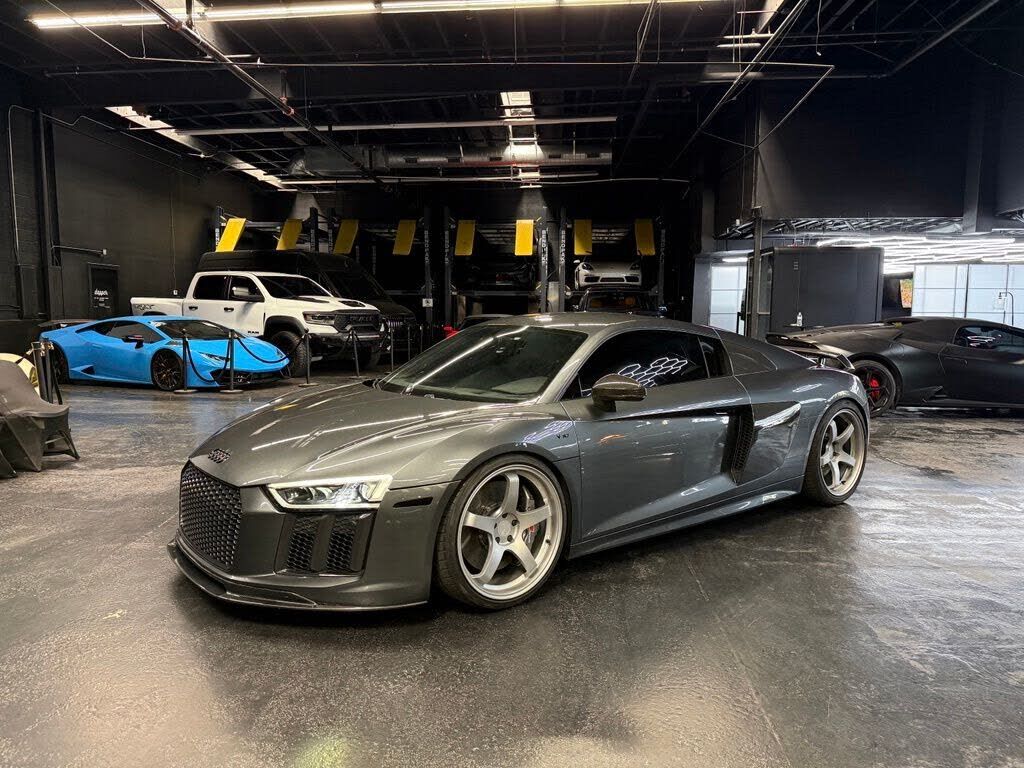 2017 AUDI R8