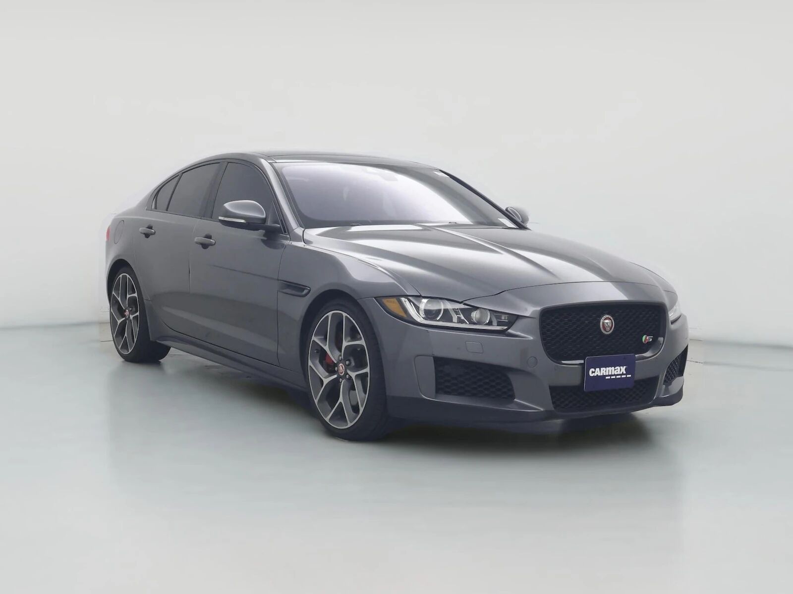 2019 JAGUAR XE