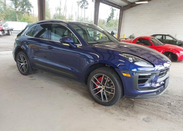 2024 PORSCHE Macan