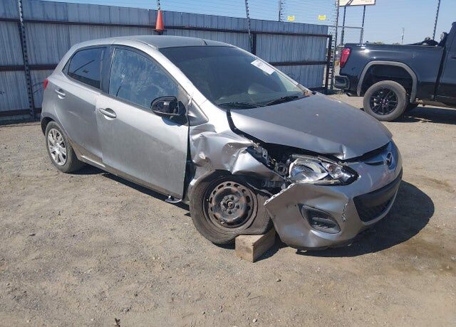2013 MAZDA Mazda2