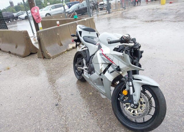 2026 HONDA CB