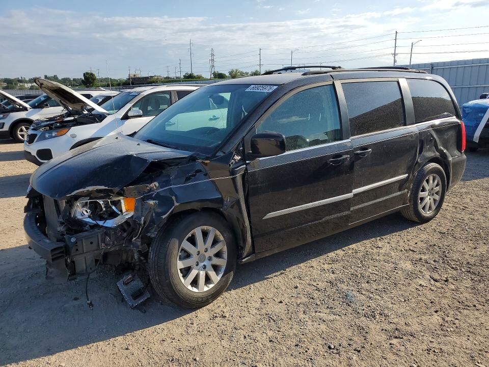 2014 CHRYSLER Town and Country