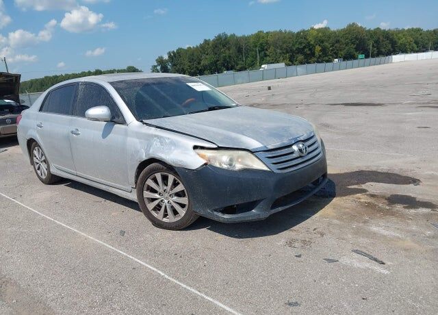 2011 TOYOTA Avalon