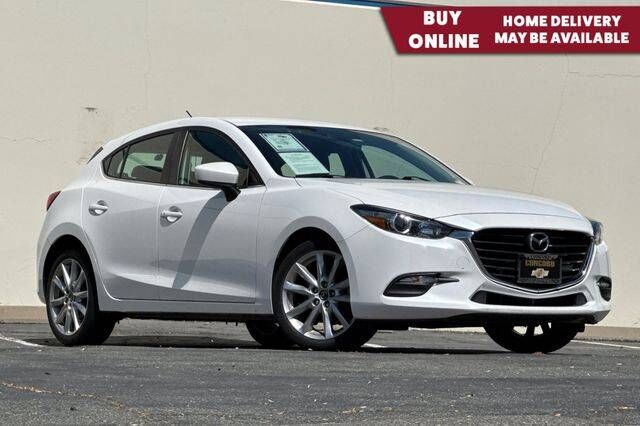2017 MAZDA Mazda3