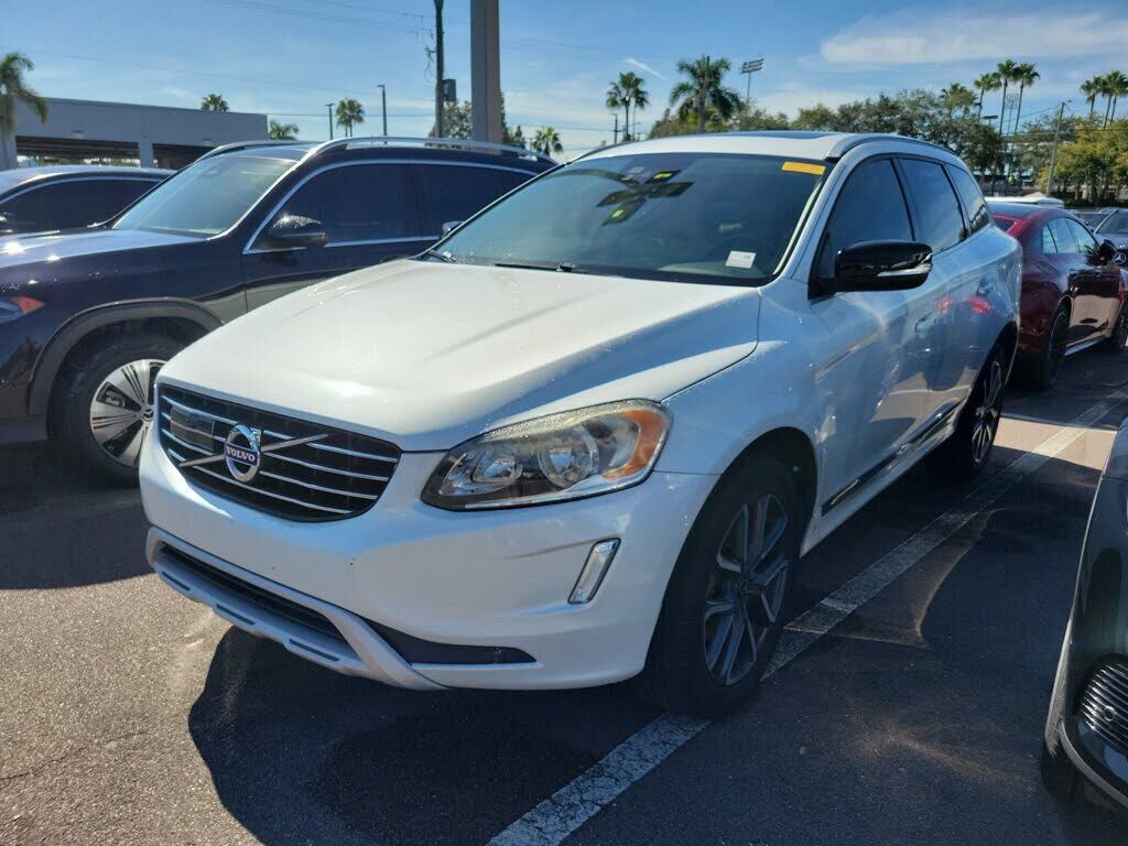 2017 VOLVO XC60