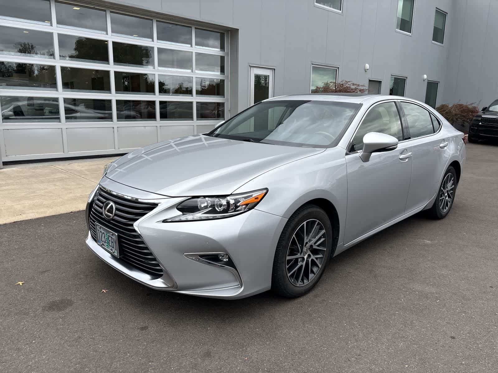 2016 LEXUS ES