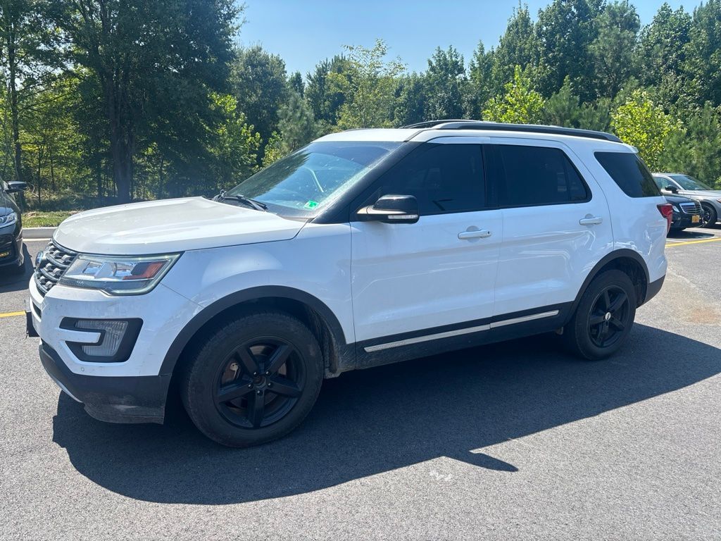 2017 FORD Explorer