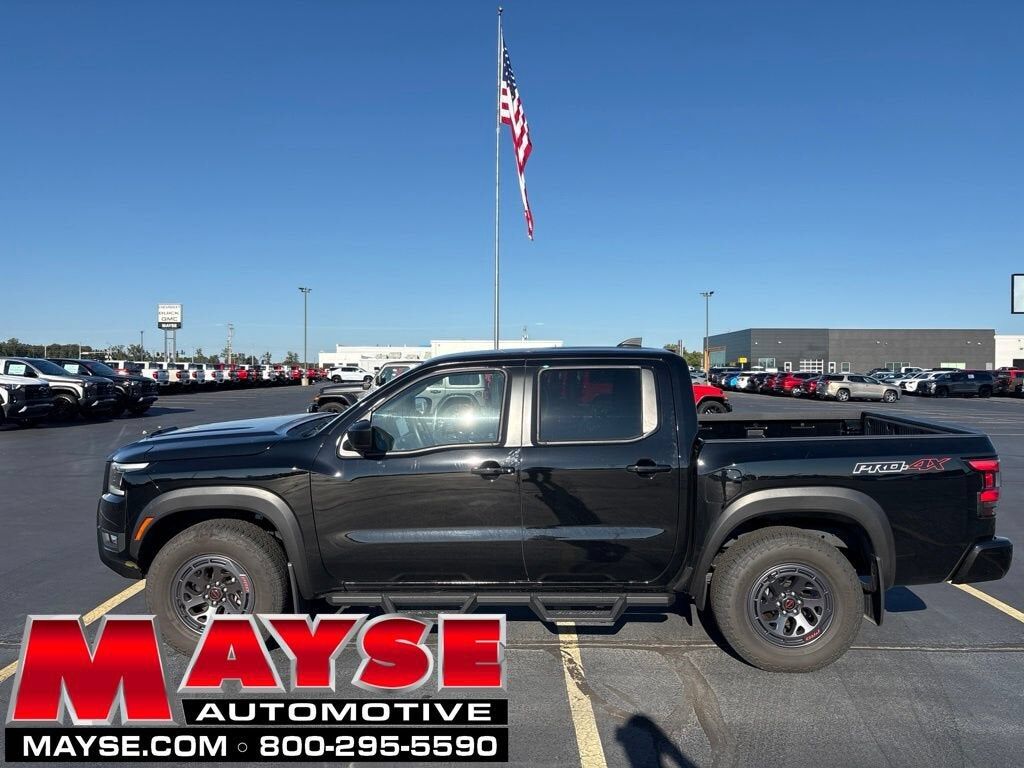2025 NISSAN Frontier