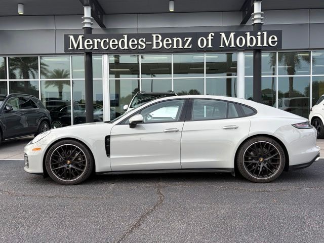 2022 PORSCHE Panamera