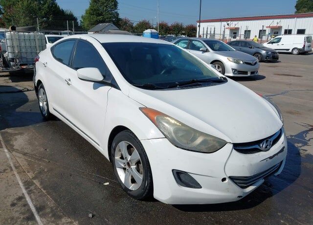 2013 HYUNDAI Elantra
