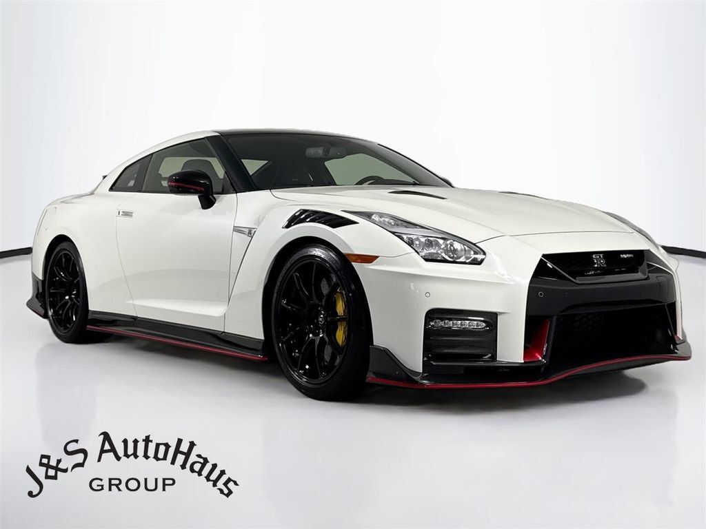 2021 NISSAN GT-R