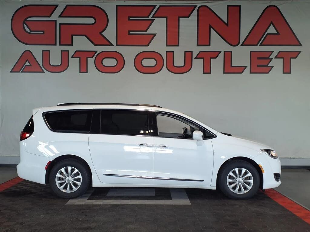 2017 CHRYSLER Pacifica