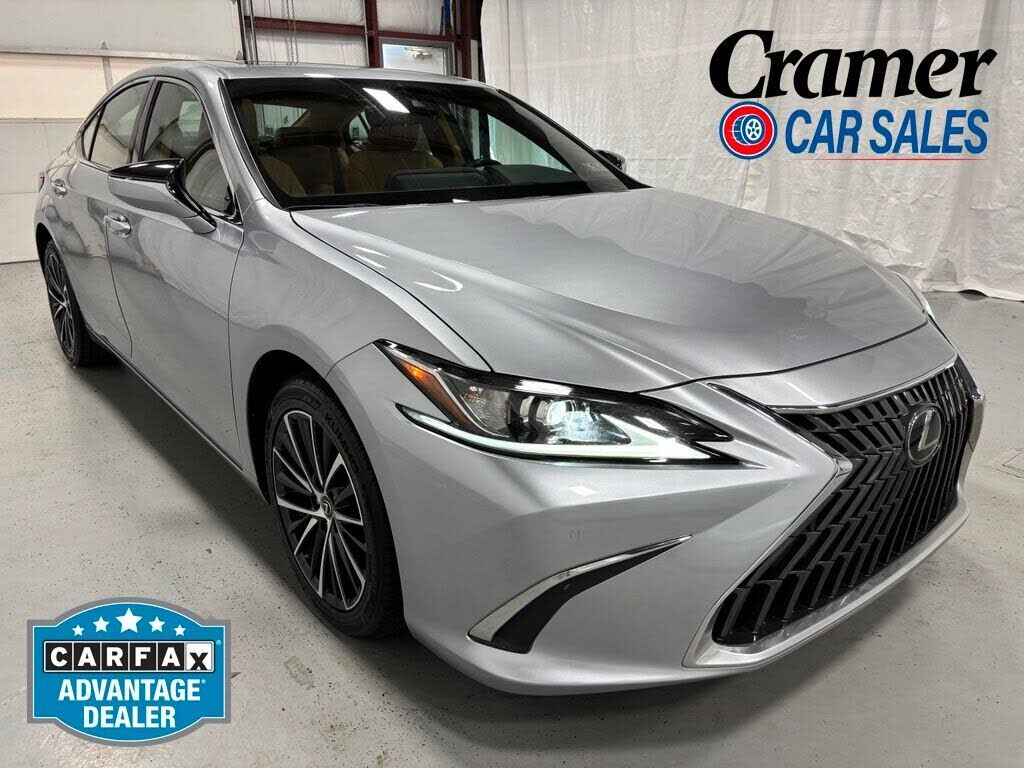 2022 LEXUS ES