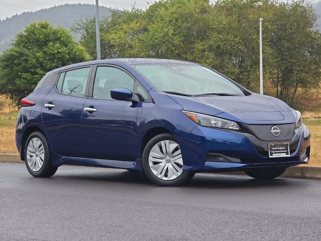 2025 NISSAN Leaf