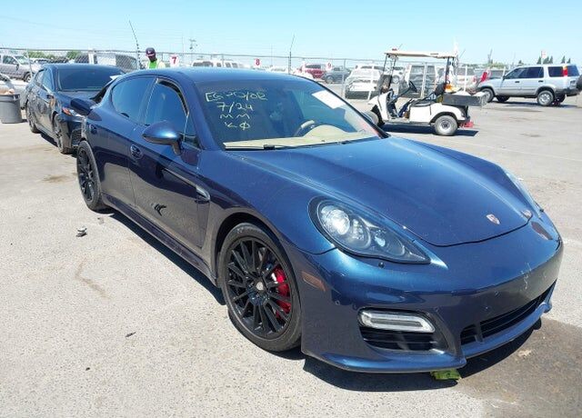 2013 PORSCHE Panamera