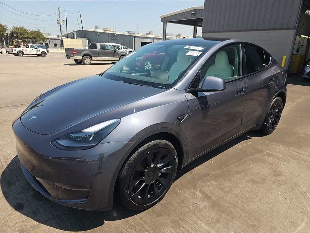 2023 TESLA Model Y