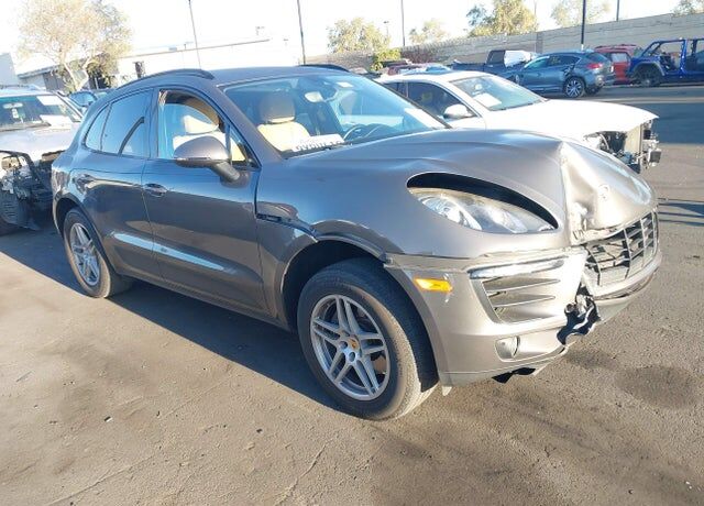 2018 PORSCHE Macan