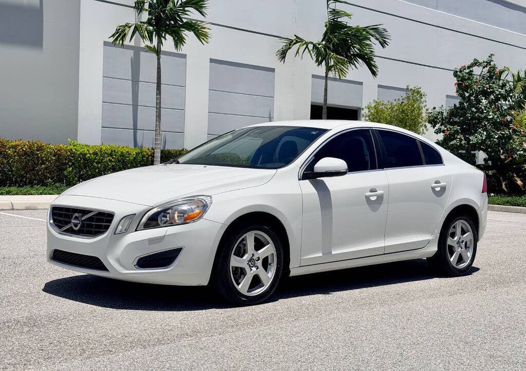 2013 VOLVO S60