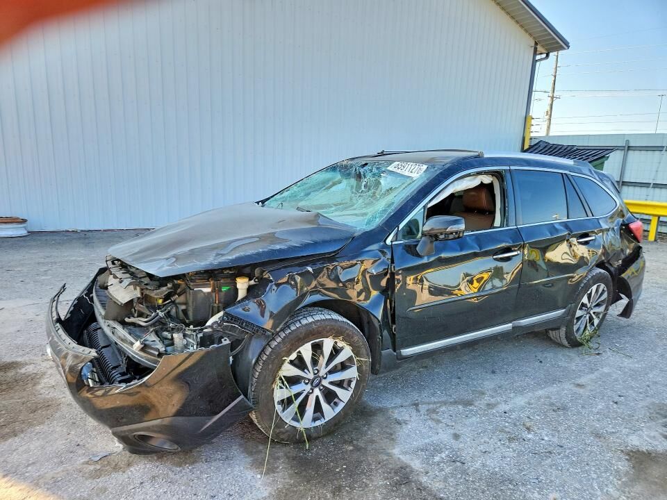 2017 SUBARU Outback