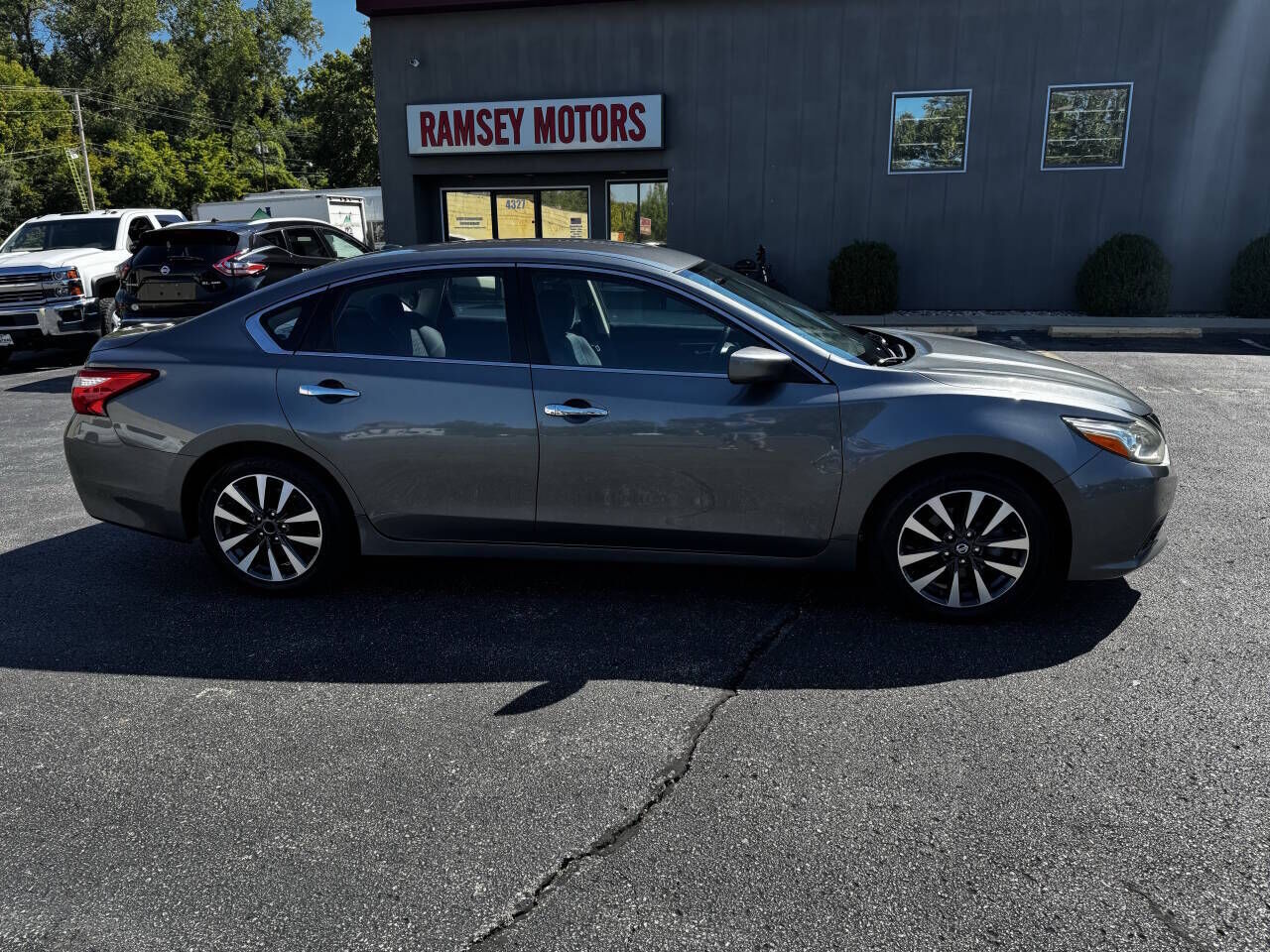 2017 NISSAN Altima