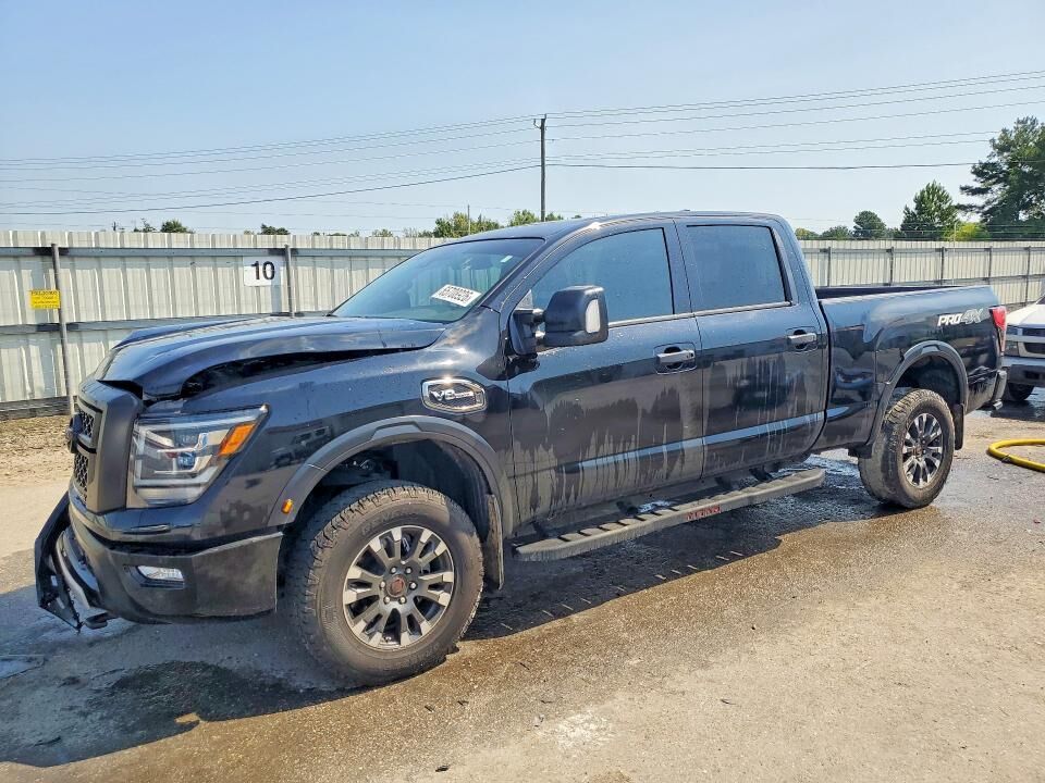 2024 NISSAN Titan