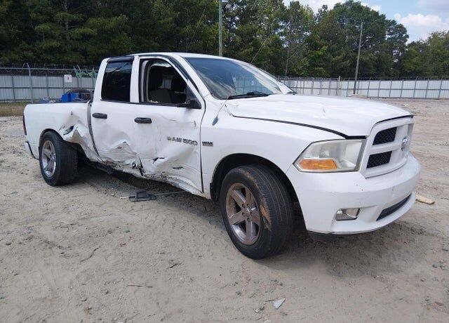 2012 DODGE Ram