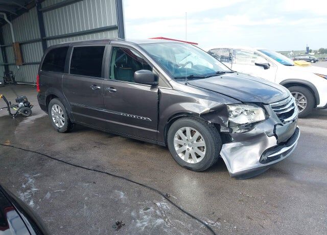 2015 CHRYSLER Town and Country