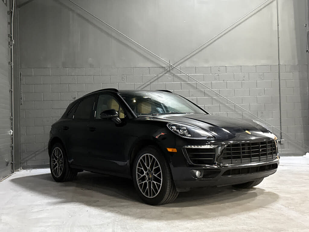 2017 PORSCHE Macan