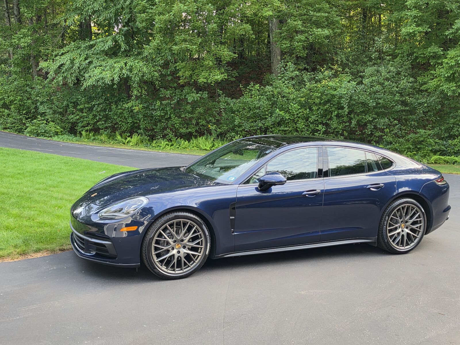 2018 PORSCHE Panamera