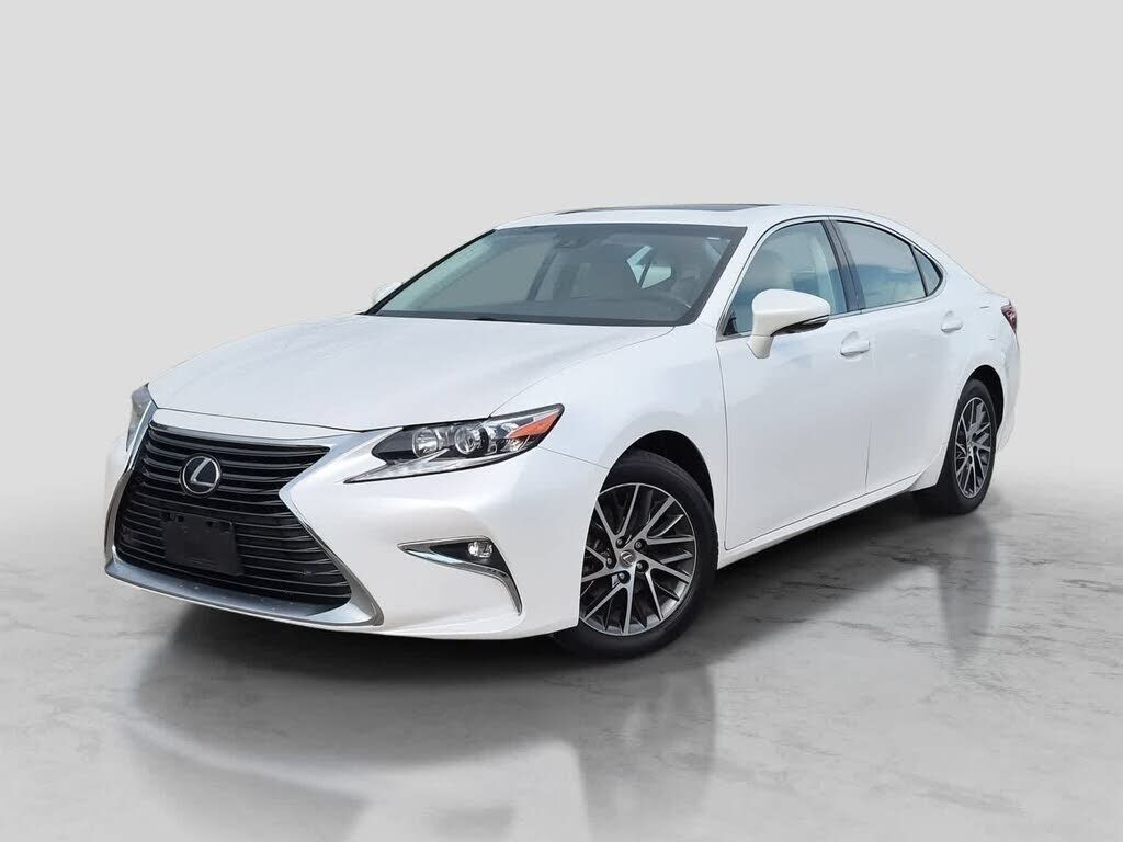 2017 LEXUS ES