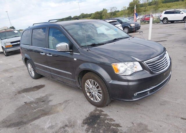 2014 CHRYSLER Town and Country