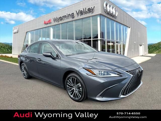 2025 LEXUS ES
