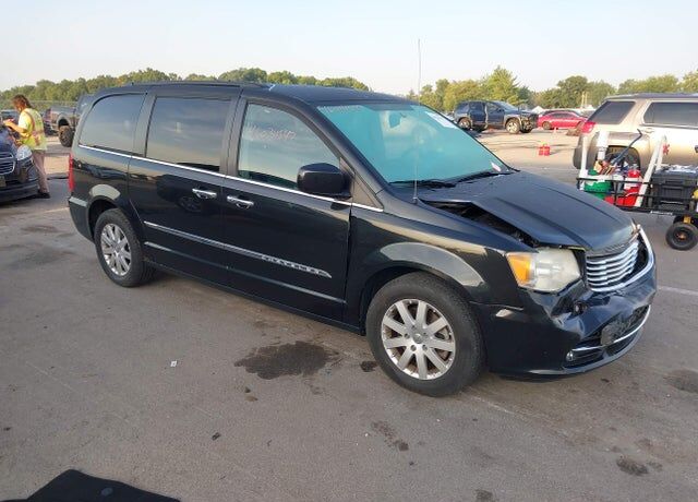 2014 CHRYSLER Town and Country